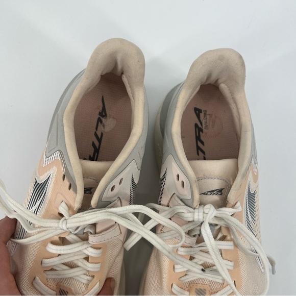 Altra Cream Athletic Athleisure Wide Toe Bed Lace Up Running Sneakers Men's 9.5 - Picture 6 of 9